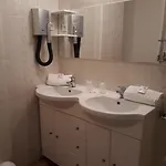 Trianon ホテル *