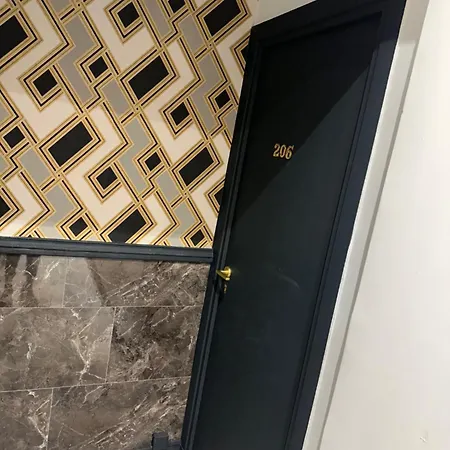 מלון Trianon