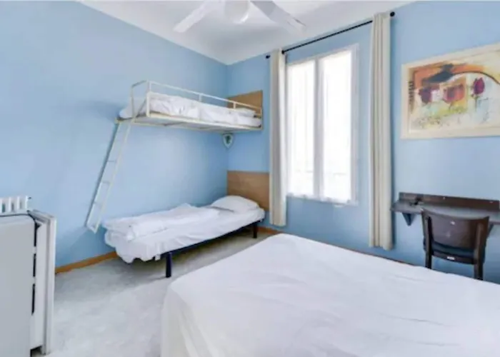 Trianon Hotel *