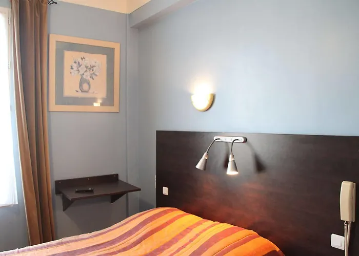Trianon Hotel *