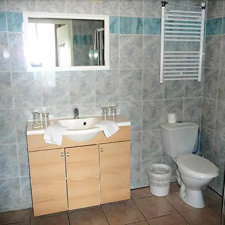 Trianon Hotell *