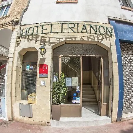 Trianon Hotell *