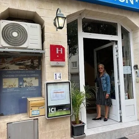 Trianon Hotel *