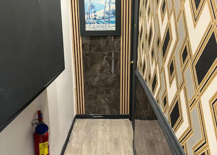 Trianon * جوان ليه باه