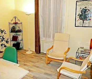 Trianon * جوان ليه باه