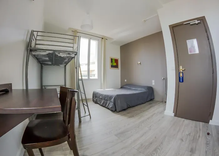 Trianon فندق